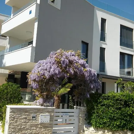 Opera 3 Apartment Zadar