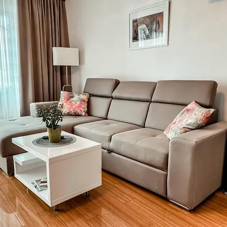 Opera 3 Apartment