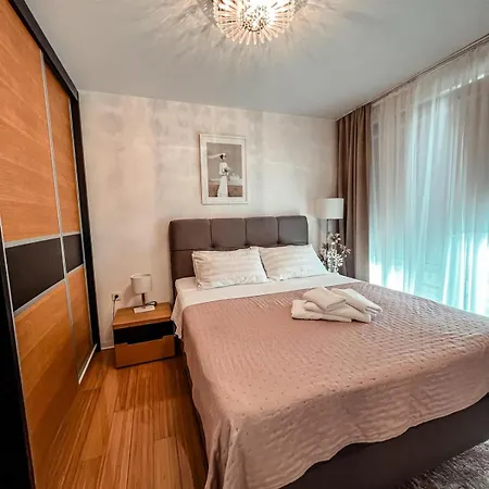 Apartment Opera 3 *
